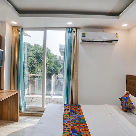 Fabhotel Unique Stay Noida Eksteriør billede
